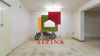 Casa Adosada con Terraza, Garaje y Espacios Adaptables