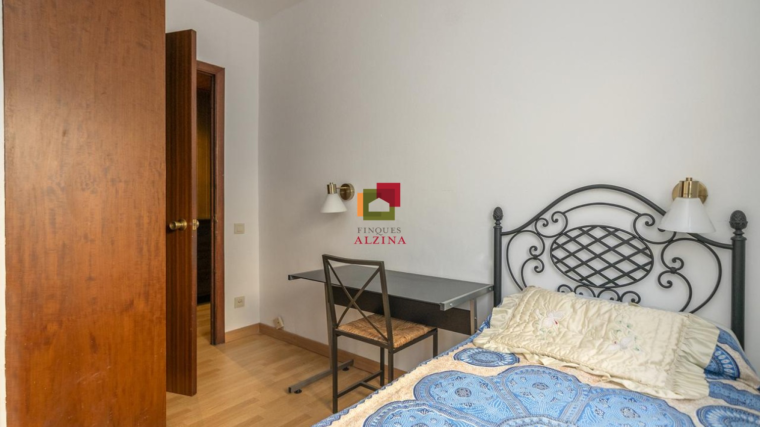 ¡Gran Piso Exterior  con 4 Habitaciones, Ascensor, Piscina  y Plaza de Parking!