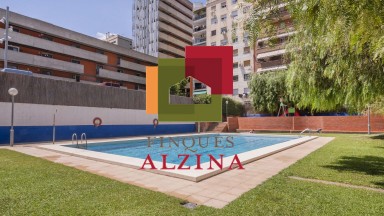 ¡Gran Piso Exterior  con 4 Habitaciones, Ascensor, Piscina  y Plaza de Parking!