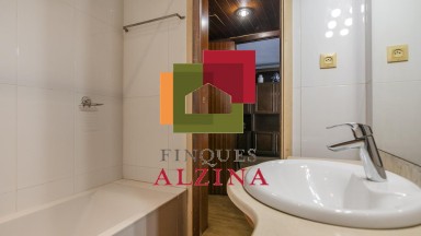 ¡Gran Piso Exterior  con 4 Habitaciones, Ascensor, Piscina  y Plaza de Parking!