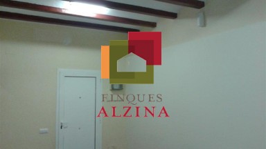 ¡Oportunidad única en el barrio de Collblanc en Hospitalet de Llobregat!