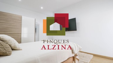 ¡Encantadora casa adosada en venta con un encanto único y una luminosidad excepcional!