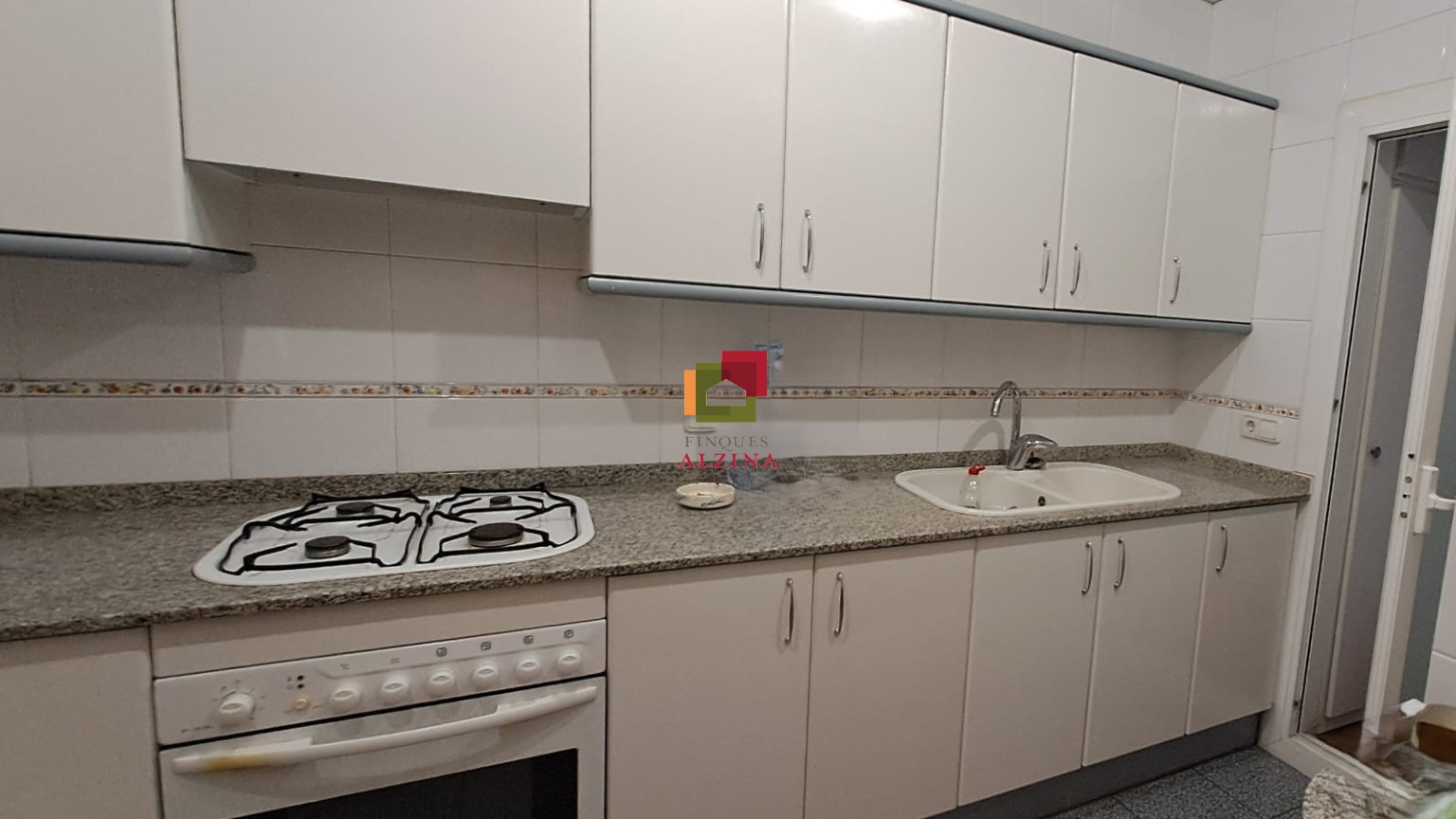 Vivienda familiar con potencial en excelente zona