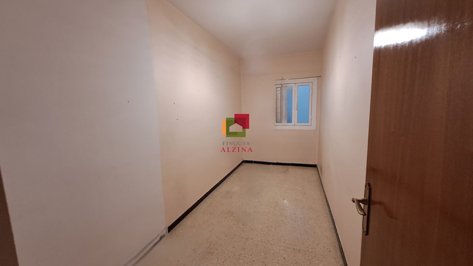 Vivienda familiar con potencial en excelente zona