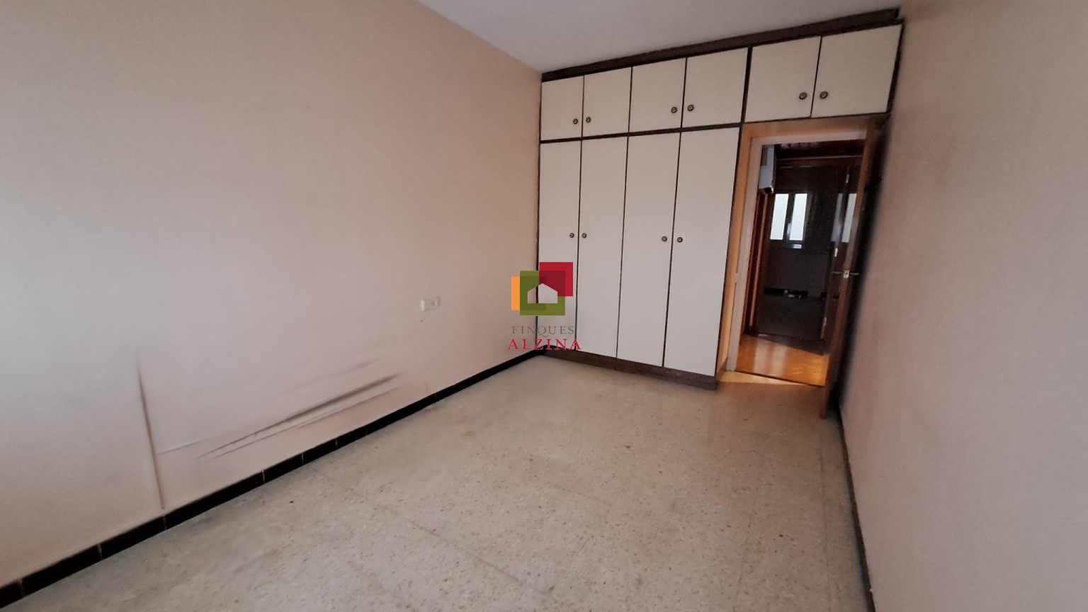 Vivienda familiar con potencial en excelente zona