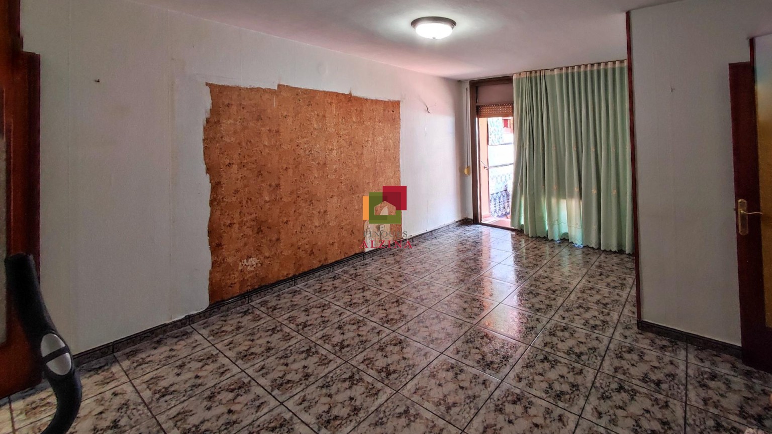 Vivienda con extraordinario patio