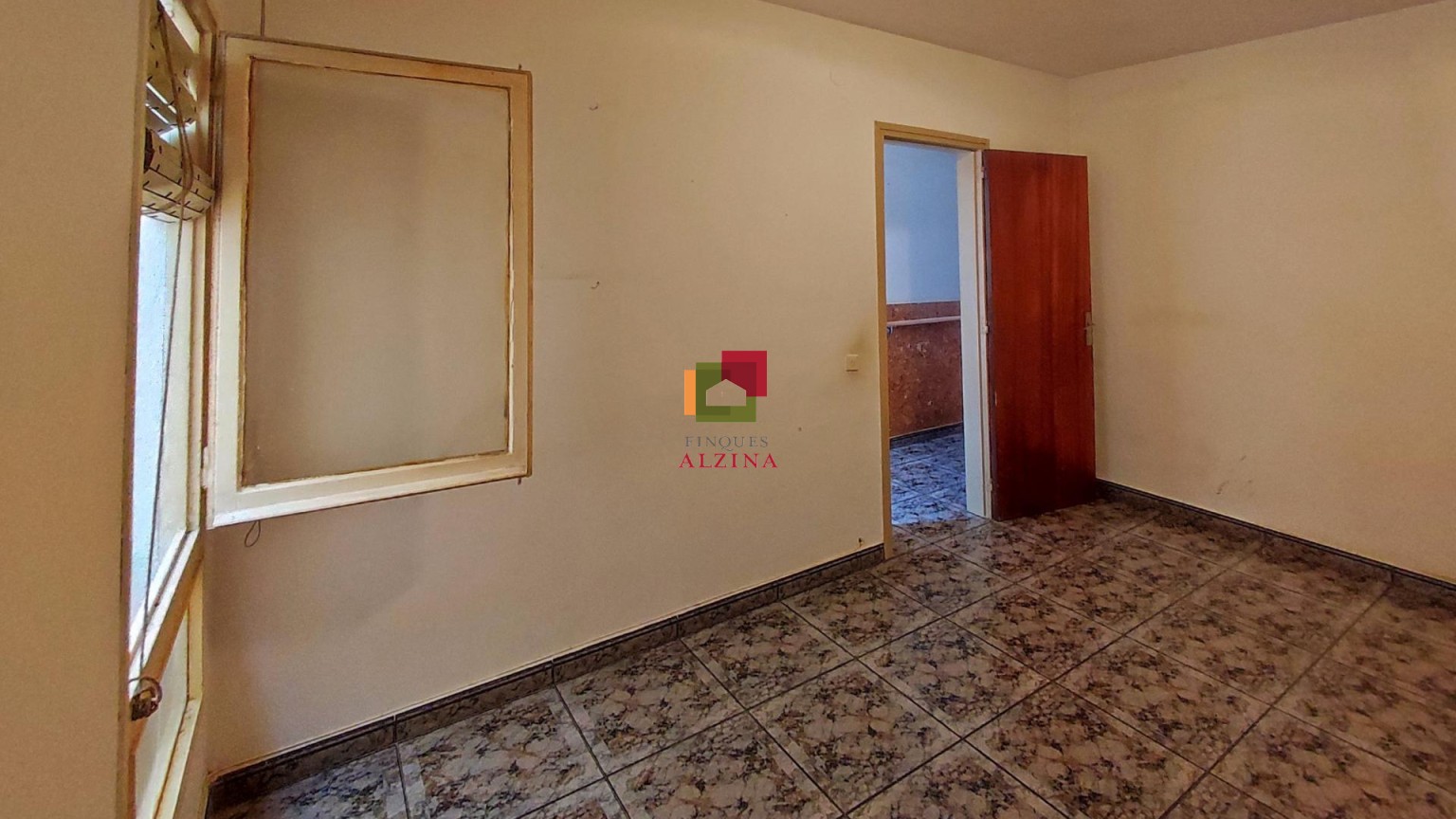 Vivienda con extraordinario patio
