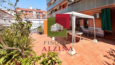 Vivienda con extraordinario patio