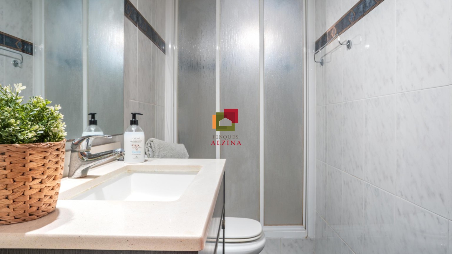 DONDE LA LUZ TE DA LA BIENVENIDA CADA DÍA.