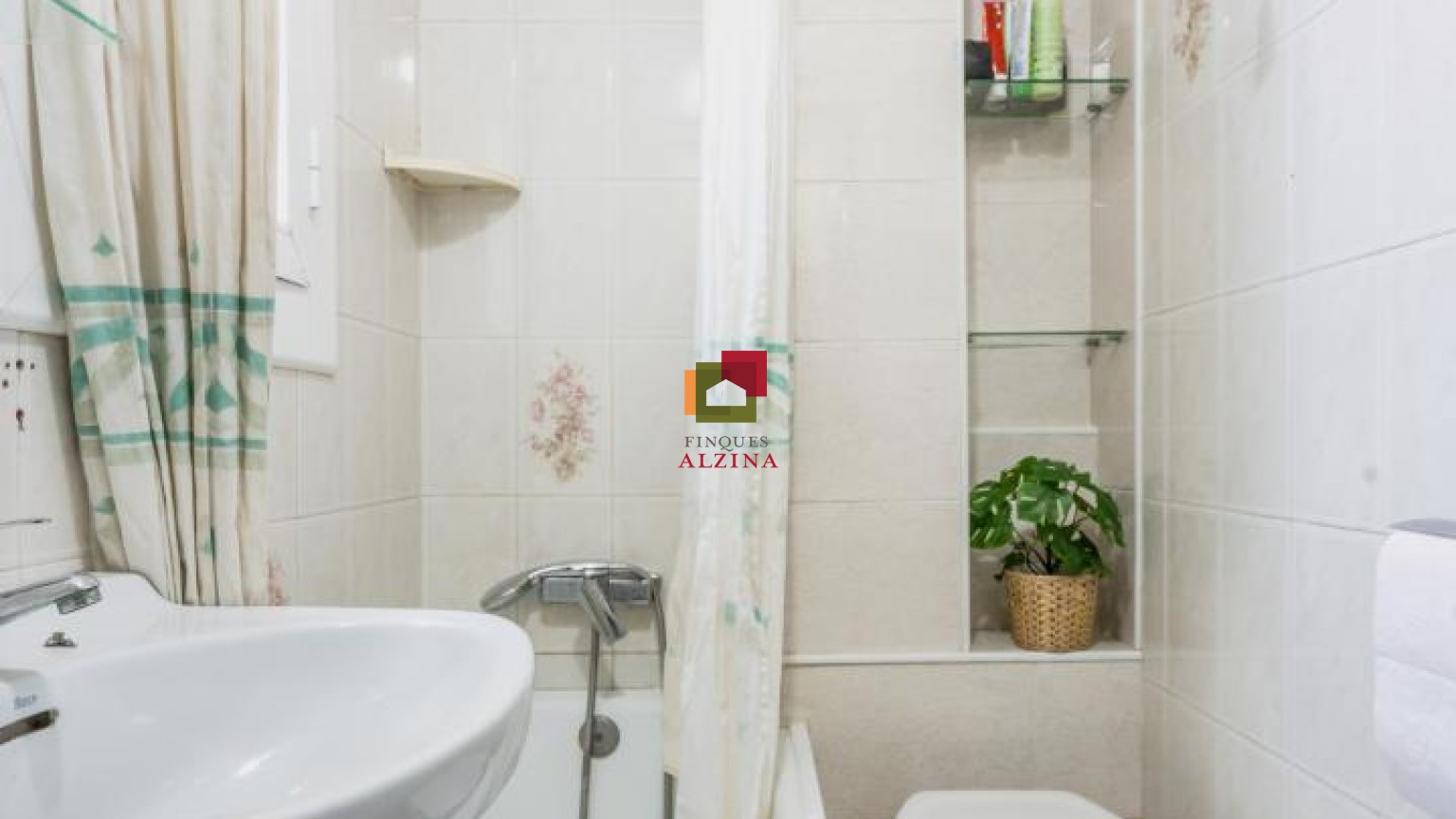 UN HOGAR QUE ENAMORA POR SU LUZ Y CALIDEZ