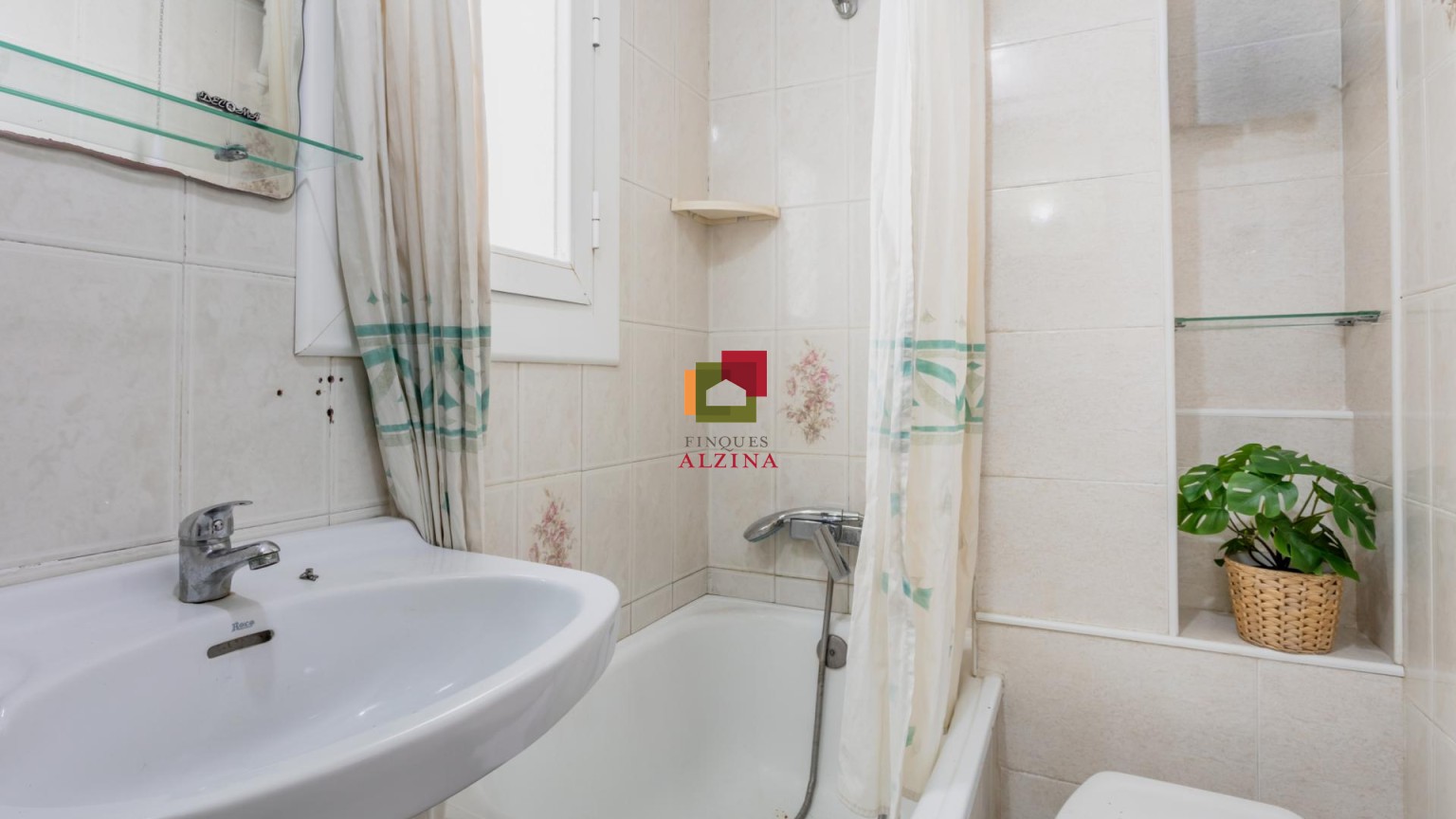 UN HOGAR QUE ENAMORA POR SU LUZ Y CALIDEZ