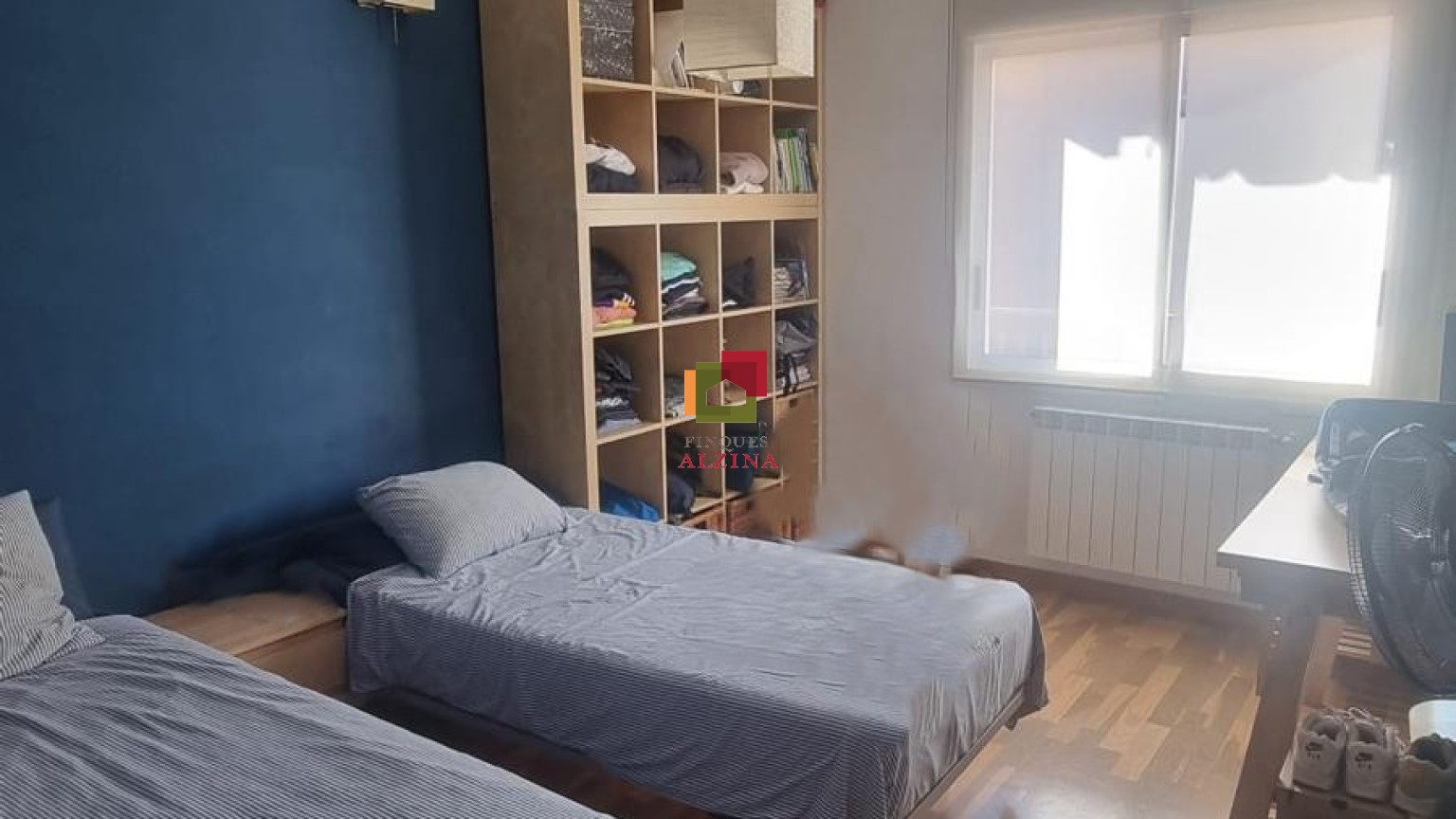 Luminoso piso esquinero con terraza y vistas