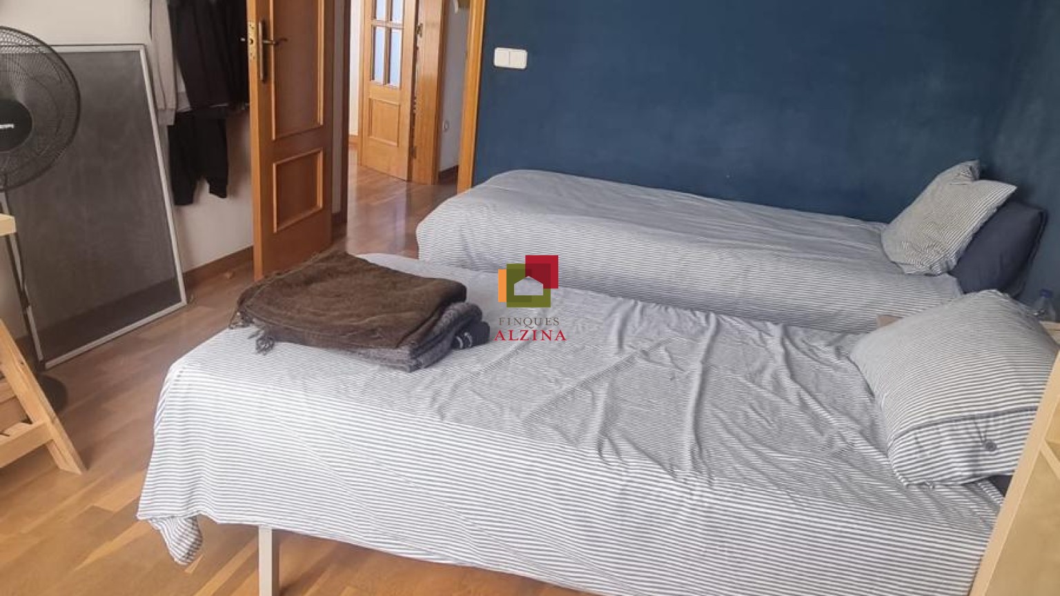 Luminoso piso esquinero con terraza y vistas