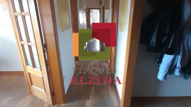 Luminoso piso esquinero con terraza y vistas