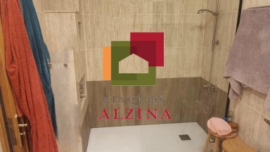 Luminoso piso esquinero con terraza y vistas