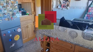 Luminoso piso esquinero con terraza y vistas