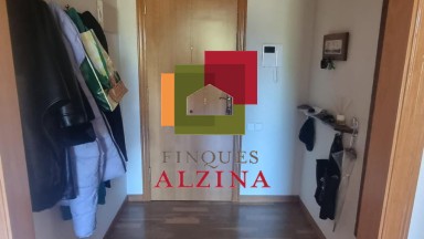 Luminoso piso esquinero con terraza y vistas