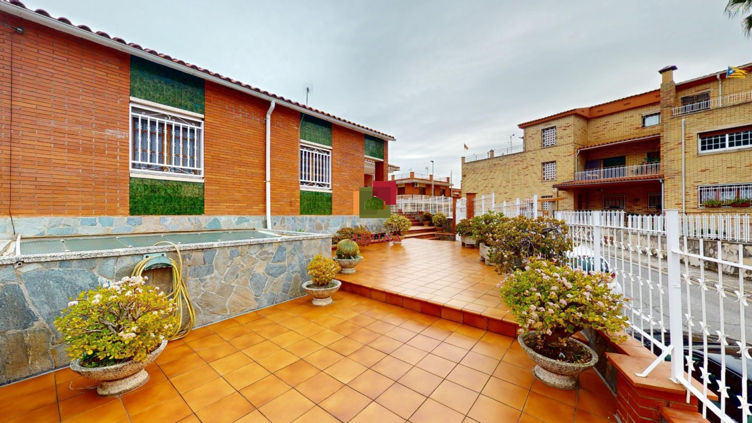 UNA CASA AMPLIA PARA VIVIR, DISFRUTAR Y SOÑAR