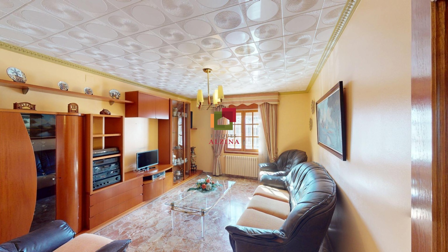 UNA CASA AMPLIA PARA VIVIR, DISFRUTAR Y SOÑAR