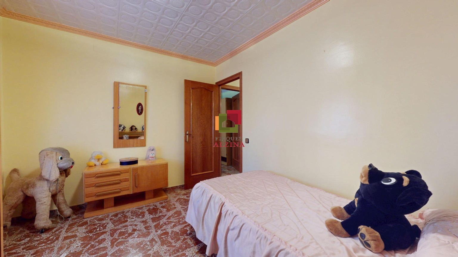 UNA CASA AMPLIA PARA VIVIR, DISFRUTAR Y SOÑAR