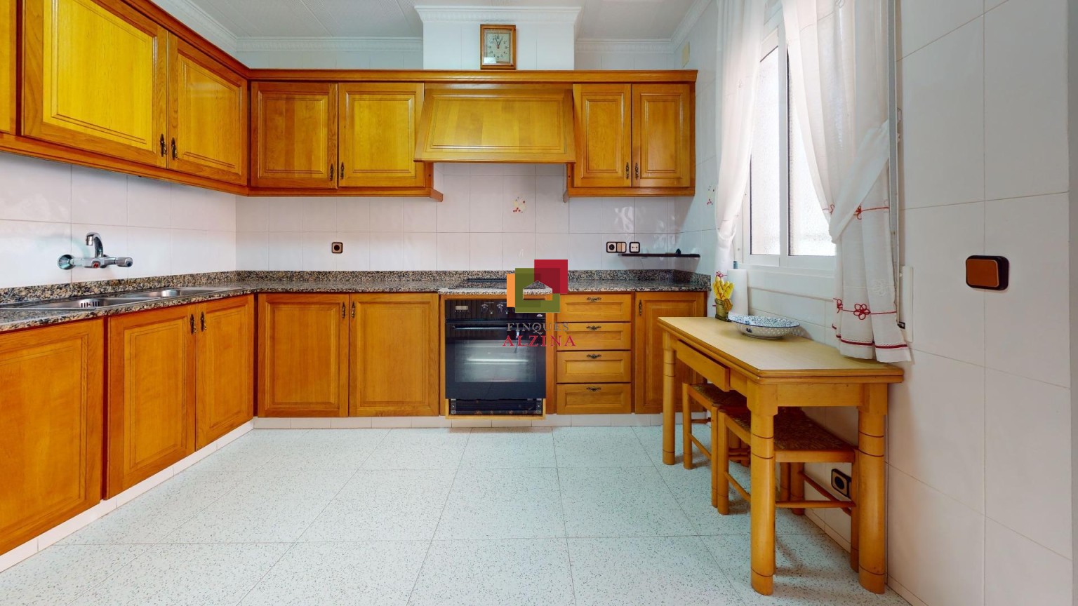 UNA CASA AMPLIA PARA VIVIR, DISFRUTAR Y SOÑAR