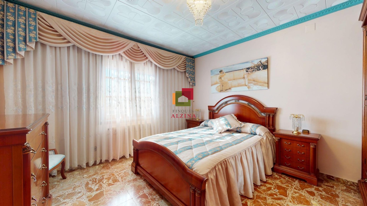 UNA CASA AMPLIA PARA VIVIR, DISFRUTAR Y SOÑAR