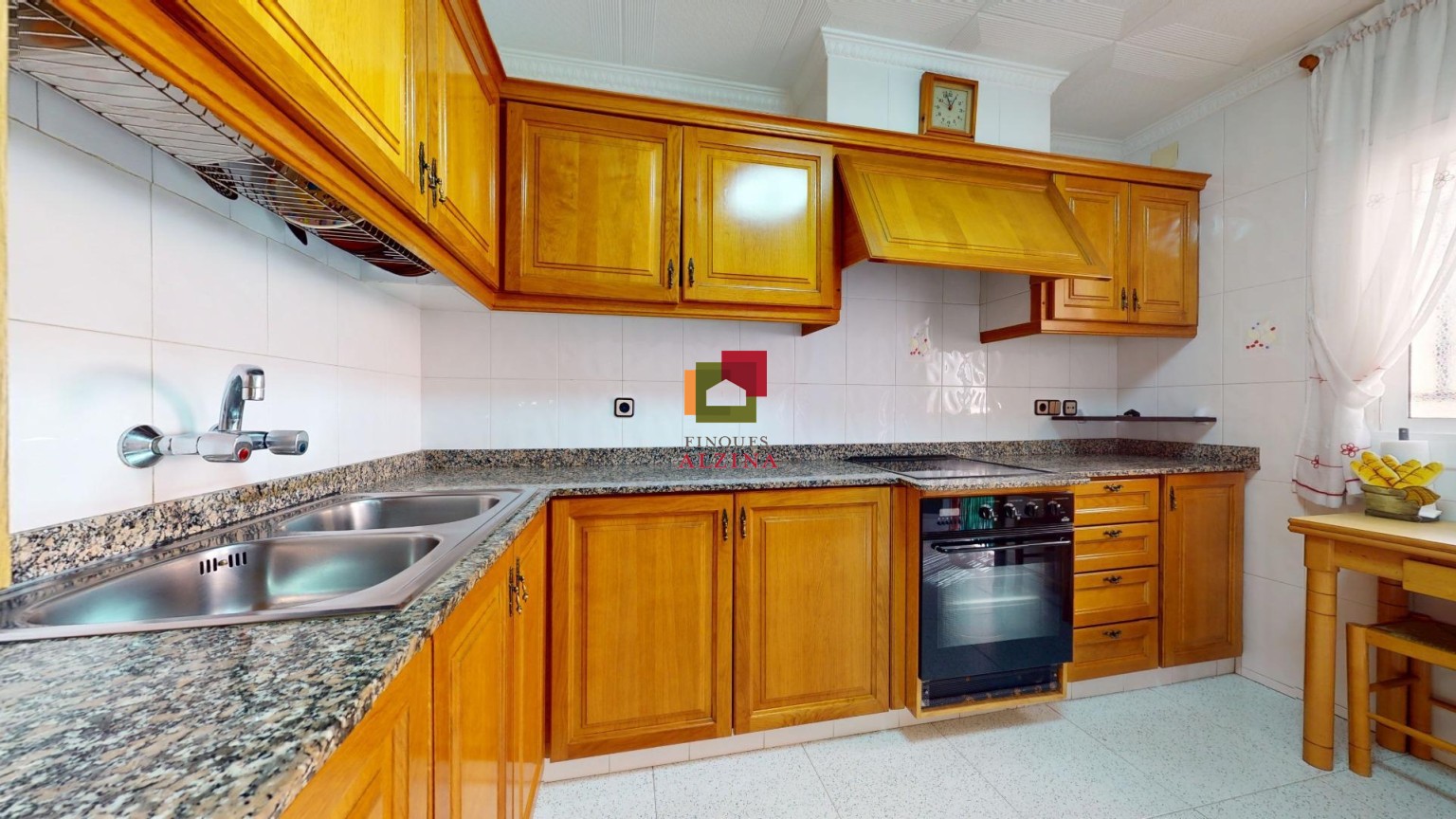 UNA CASA AMPLIA PARA VIVIR, DISFRUTAR Y SOÑAR