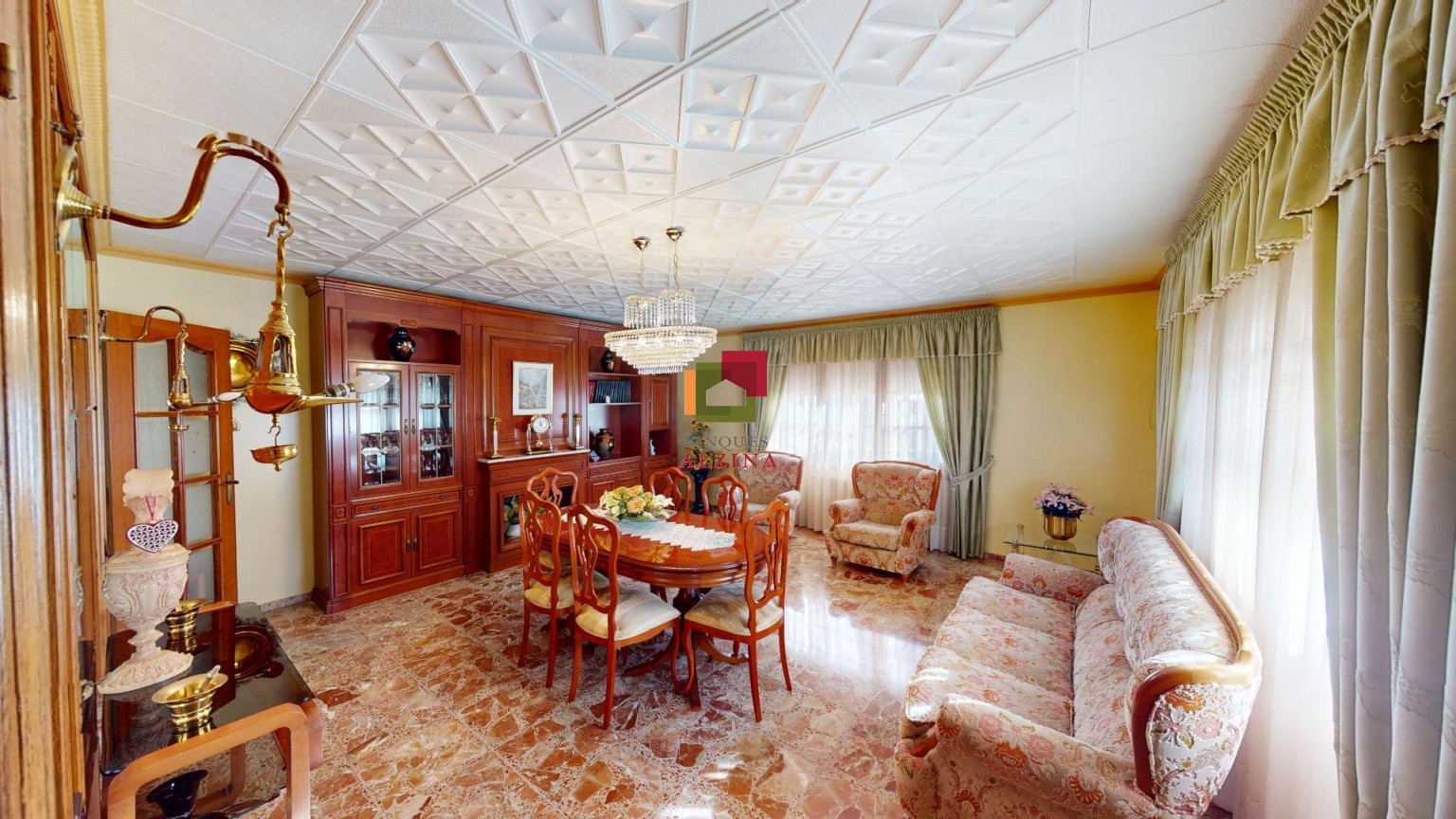 UNA CASA AMPLIA PARA VIVIR, DISFRUTAR Y SOÑAR