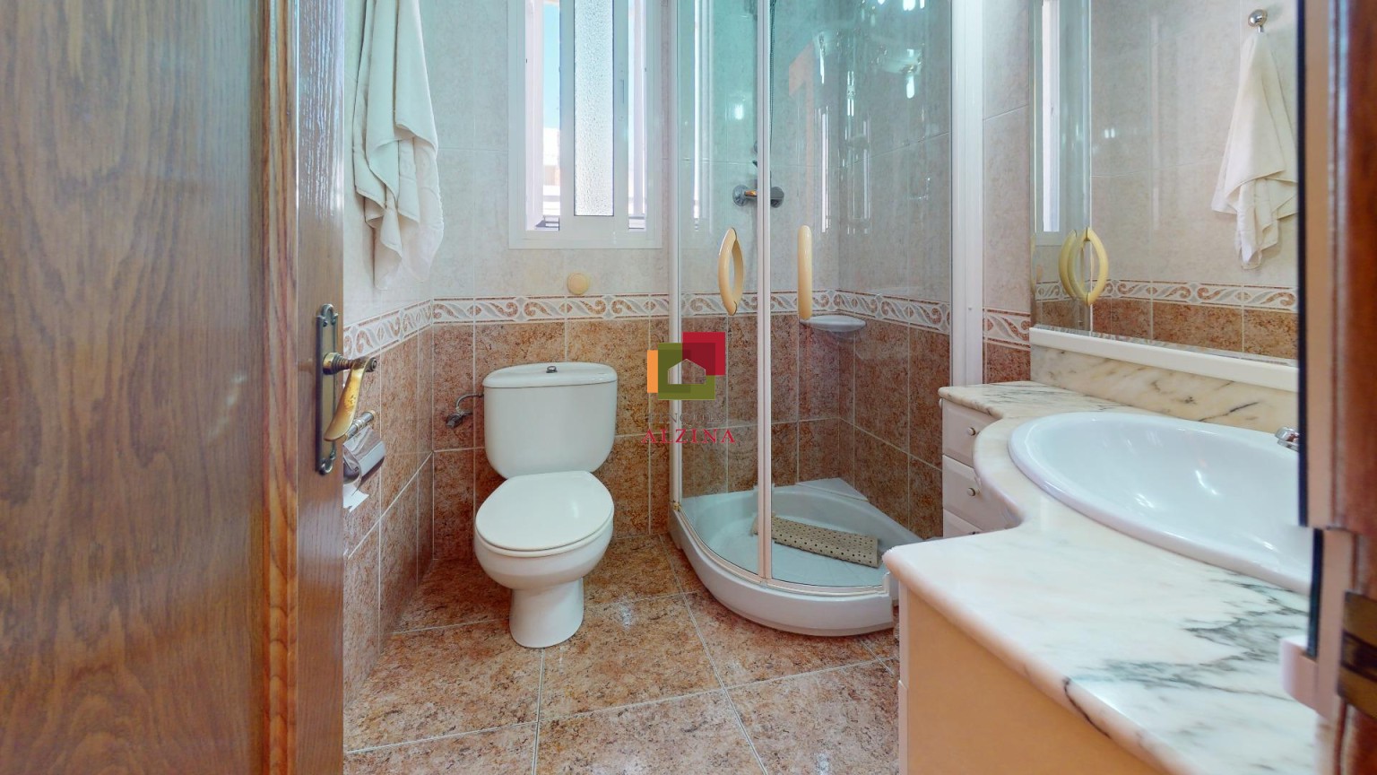 UNA CASA AMPLIA PARA VIVIR, DISFRUTAR Y SOÑAR