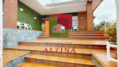 UNA CASA AMPLIA PARA VIVIR, DISFRUTAR Y SOÑAR