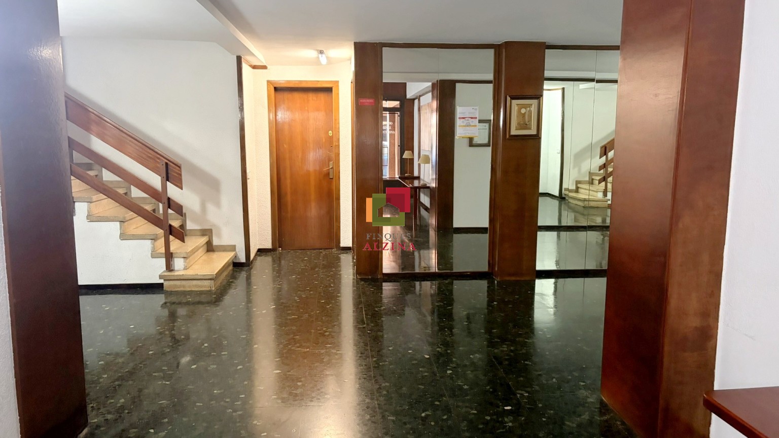 LUMINOSO PISO REFORMADO CON BALCÓN JUNTO A RAMBLA JUST OLIVERAS