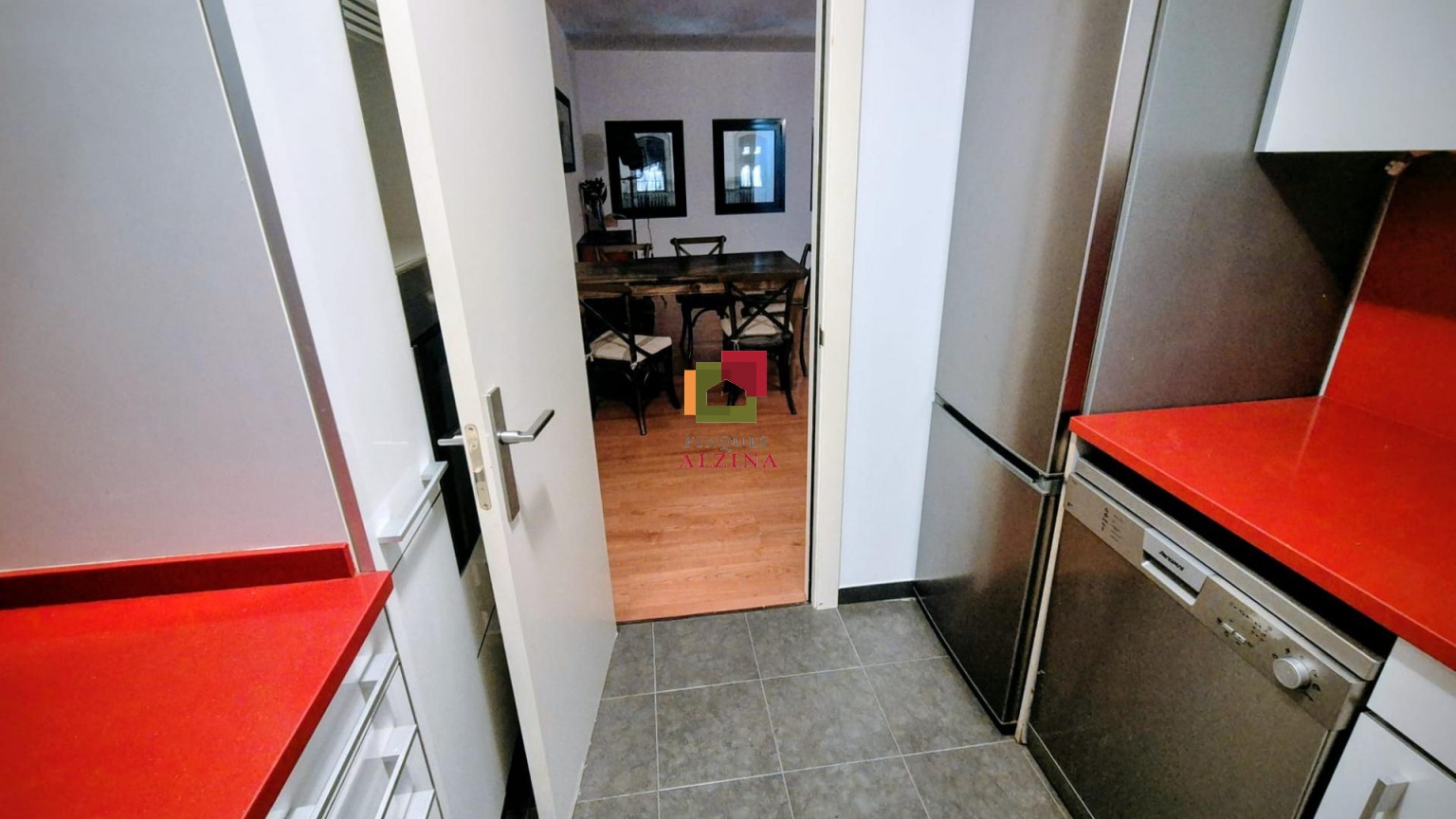 Exclusivo piso en el corazón de Barcelona, a un minuto de Portal del Ángel y Plaza Catalunya