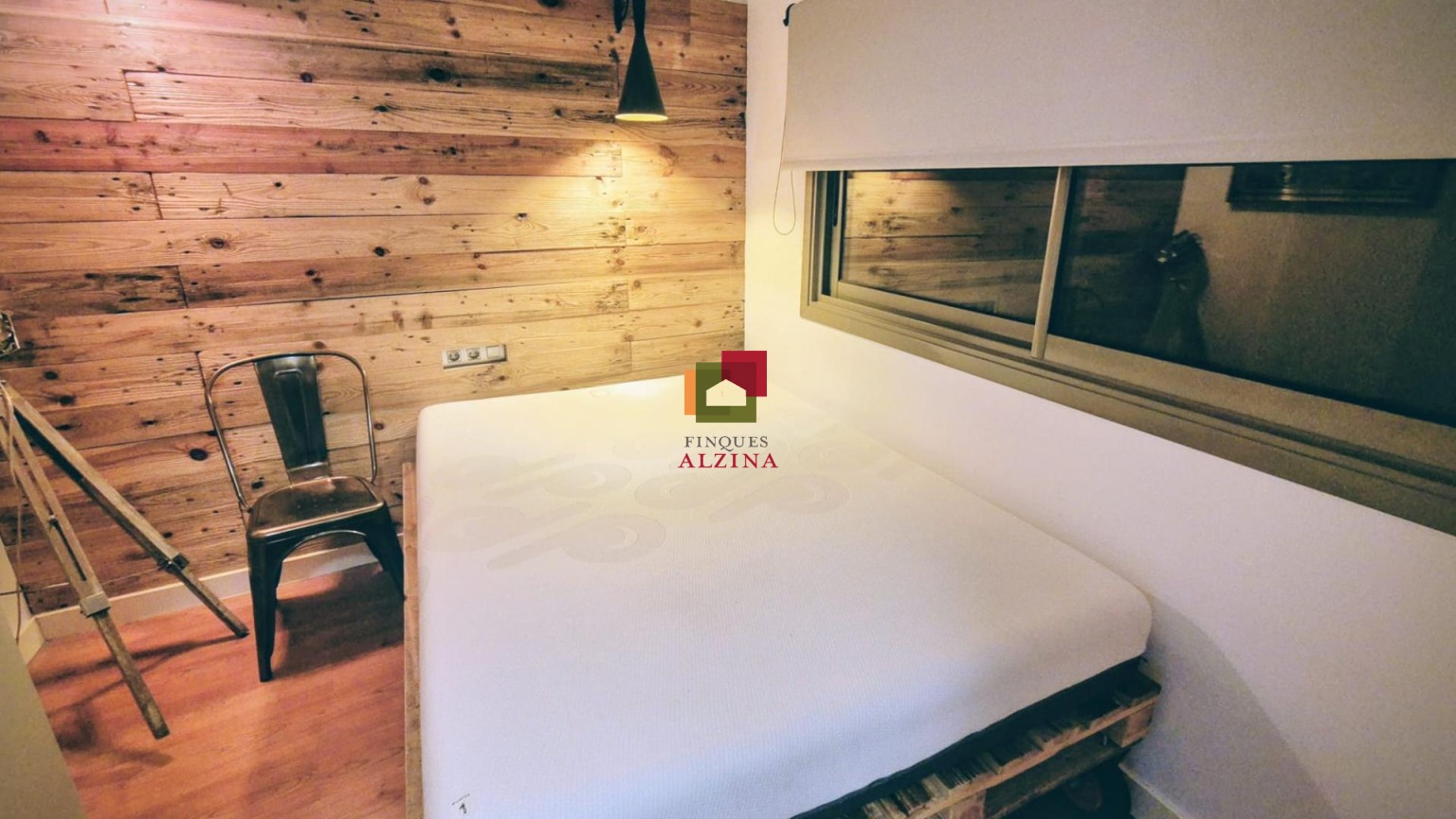 Exclusivo piso en el corazón de Barcelona, a un minuto de Portal del Ángel y Plaza Catalunya