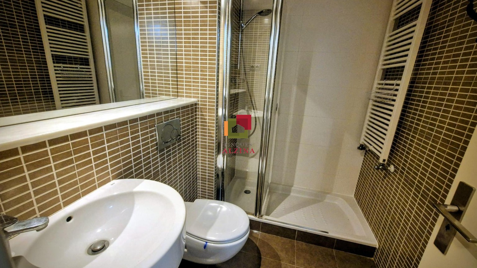 Exclusivo piso en el corazón de Barcelona, a un minuto de Portal del Ángel y Plaza Catalunya