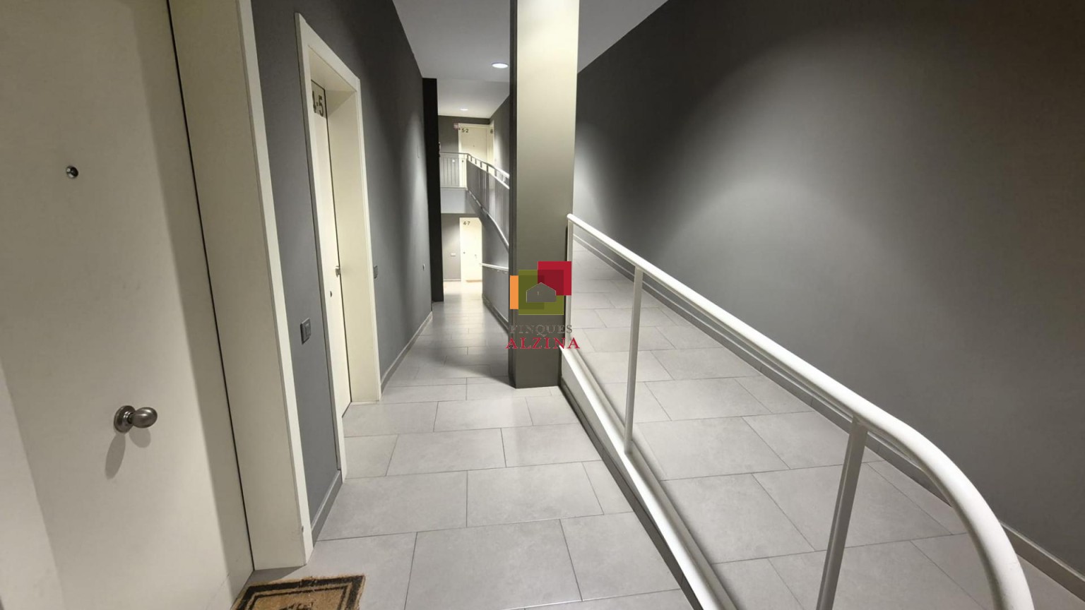 Exclusivo piso en el corazón de Barcelona, a un minuto de Portal del Ángel y Plaza Catalunya