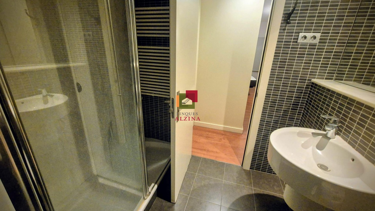Exclusivo piso en el corazón de Barcelona, a un minuto de Portal del Ángel y Plaza Catalunya