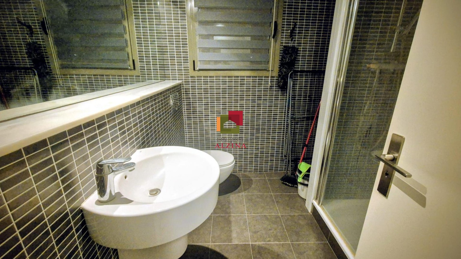 Exclusivo piso en el corazón de Barcelona, a un minuto de Portal del Ángel y Plaza Catalunya