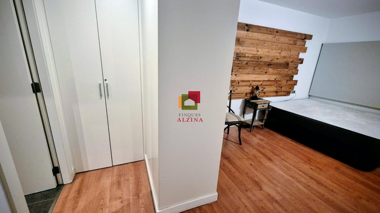 Exclusivo piso en el corazón de Barcelona, a un minuto de Portal del Ángel y Plaza Catalunya