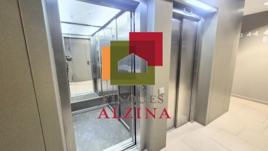 Exclusivo piso en el corazón de Barcelona, a un minuto de Portal del Ángel y Plaza Catalunya