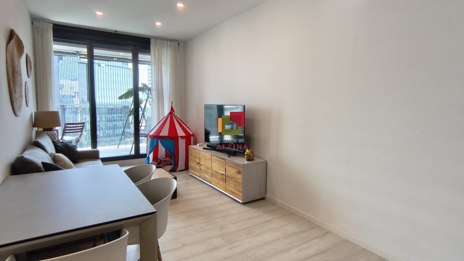 UN HOGAR PARA SENTIR, COMPARTIR Y CRECER
