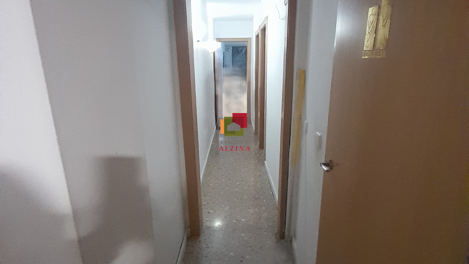 Planta baixa a Pubilla Cases amb llogater – inversió amb rendibilitat garantida