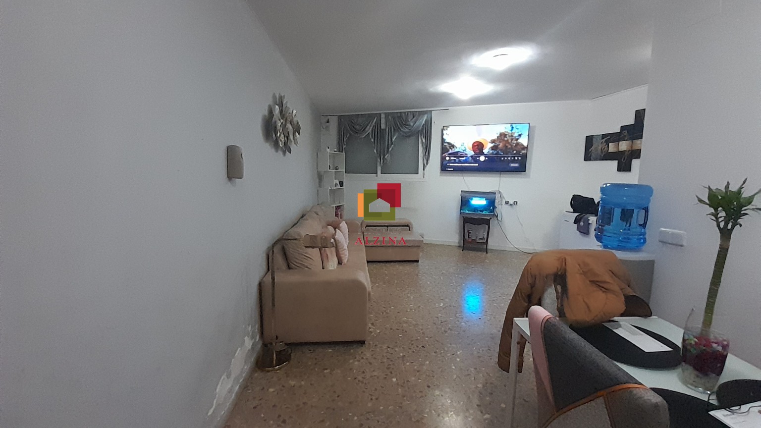 Planta baja en Pubilla Cases con inquilino – inversión con rentabilidad garantizada
