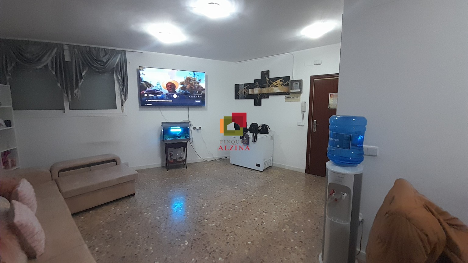 Planta baja en Pubilla Cases con inquilino – inversión con rentabilidad garantizada