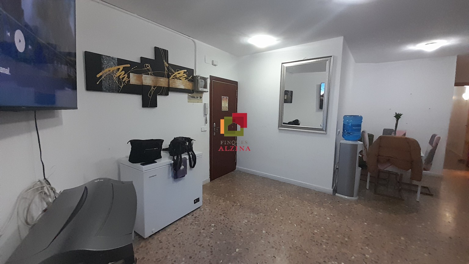 Planta baja en Pubilla Cases con inquilino – inversión con rentabilidad garantizada