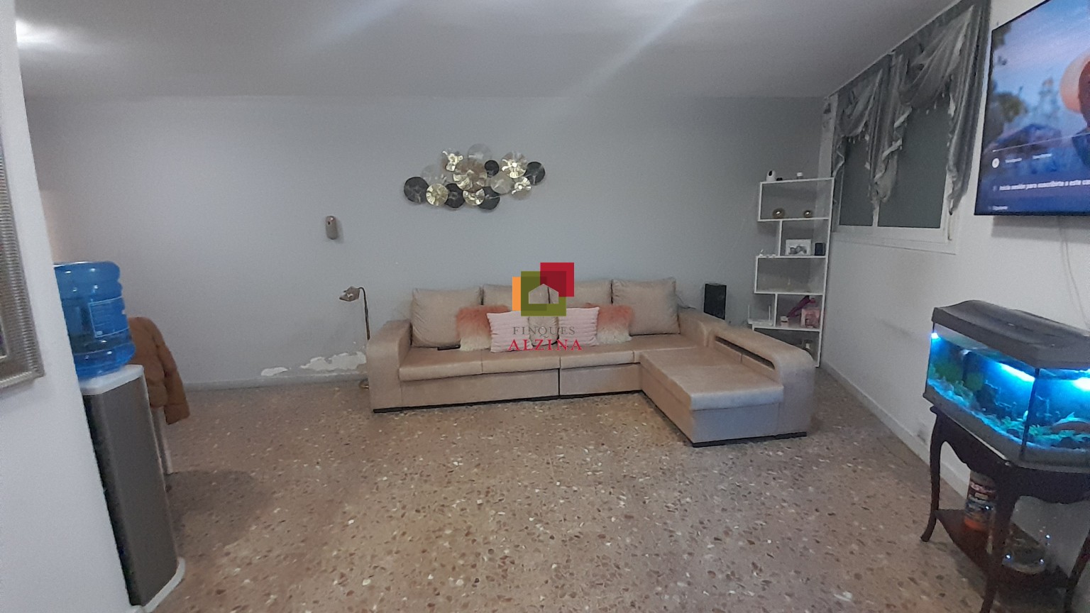 Planta baja en Pubilla Cases con inquilino – inversión con rentabilidad garantizada