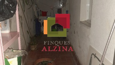 Planta baixa a Pubilla Cases amb llogater – inversió amb rendibilitat garantida
