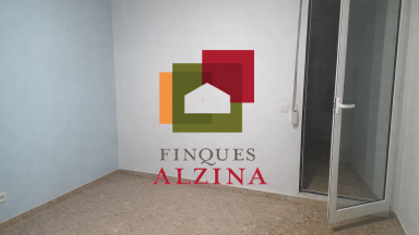 Planta baixa a Pubilla Cases amb llogater – inversió amb rendibilitat garantida