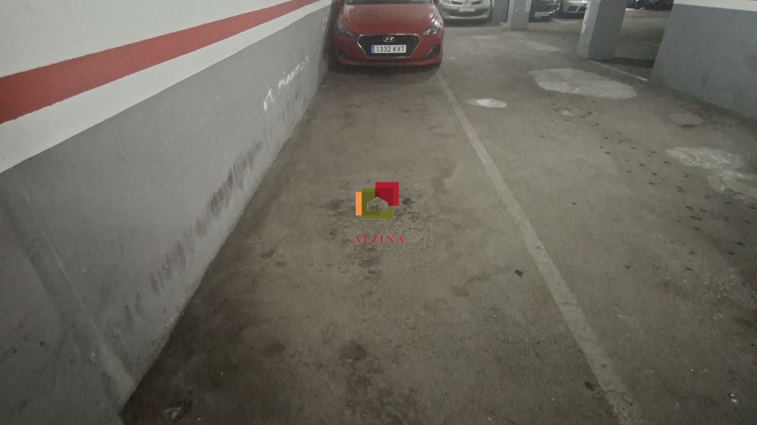 Plaza de aparcamiento en venta en Can Vidalet – Esplugues de Llobregat