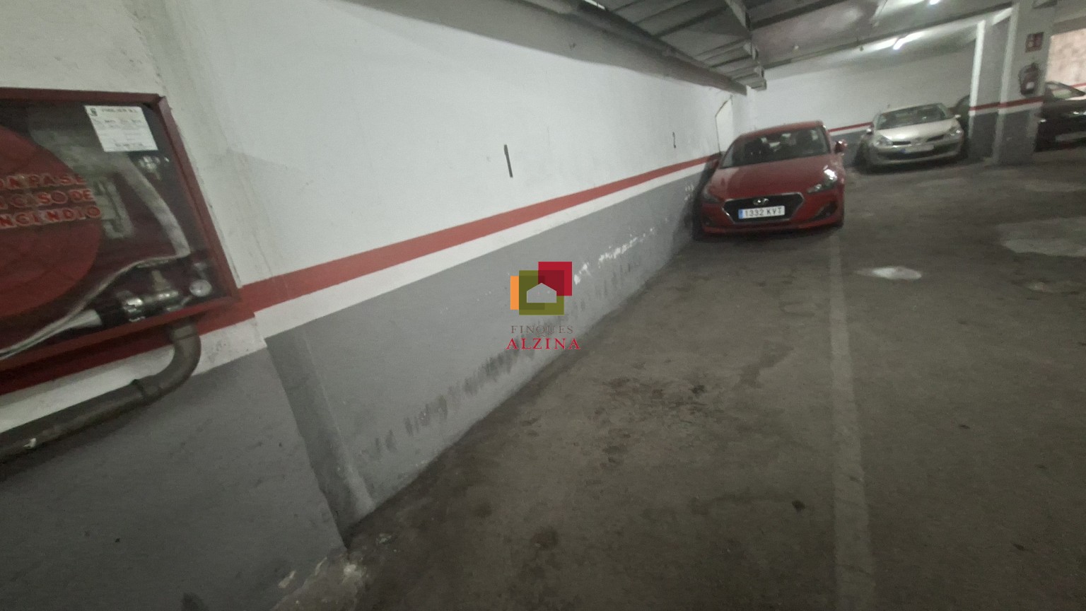 Plaza de aparcamiento en venta en Can Vidalet – Esplugues de Llobregat