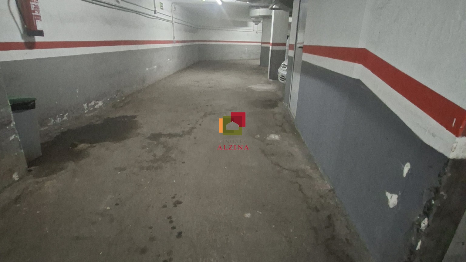 Plaza de aparcamiento en venta en Can Vidalet – Esplugues de Llobregat